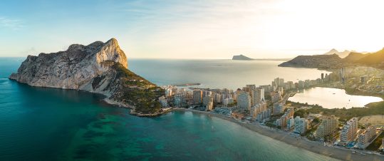 Från Alicante till Calpe – mars i Medelhavets ljus hero image