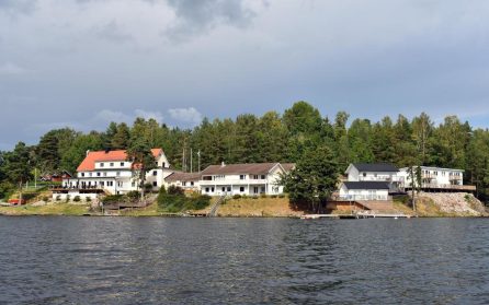 Avresa med tåg mot Dalsland image